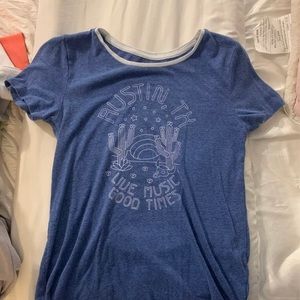 Cute blue t shirt! Cute and comfy!